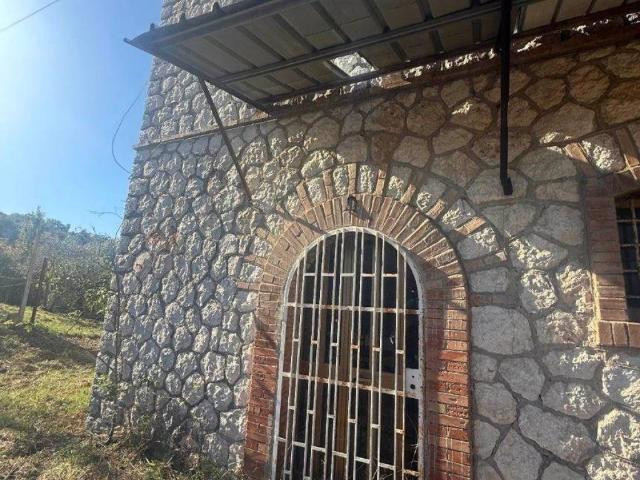 Rustico in vendita a Montaperto, Prata Principato Ultra