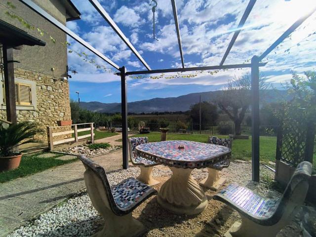 Rustico in vendita a Montefalco, Umbria