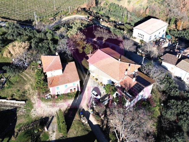 Rustico in vendita a Montefalco, Umbria