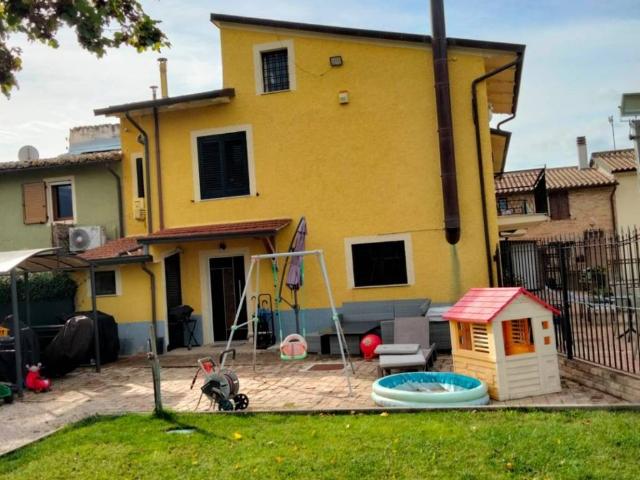 Rustico in vendita a Montefalco, Umbria