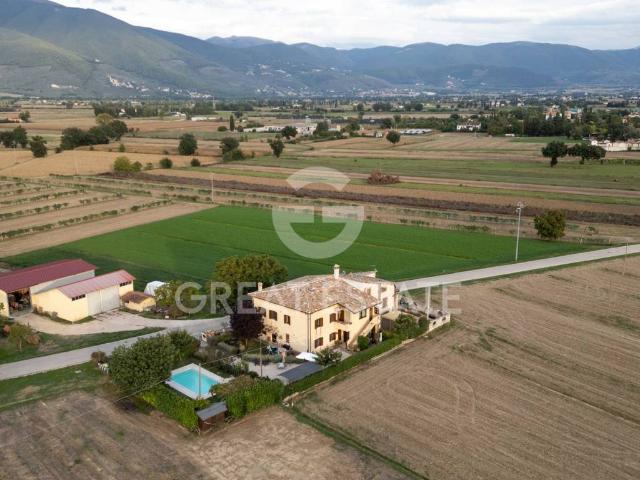 Rustico in vendita a Montefalco, Umbria