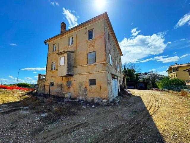 Rustico in vendita a Marche, Fermo