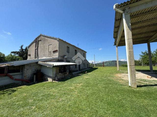 Rustico in vendita a Apsella, Montelabbate