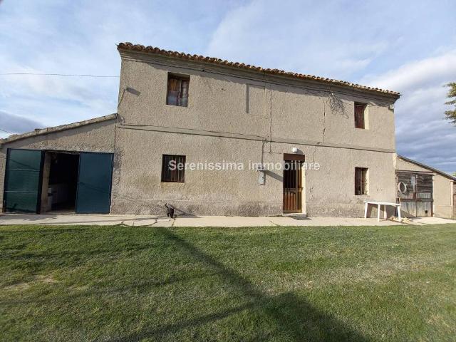 Rustico in vendita a Apsella, Montelabbate