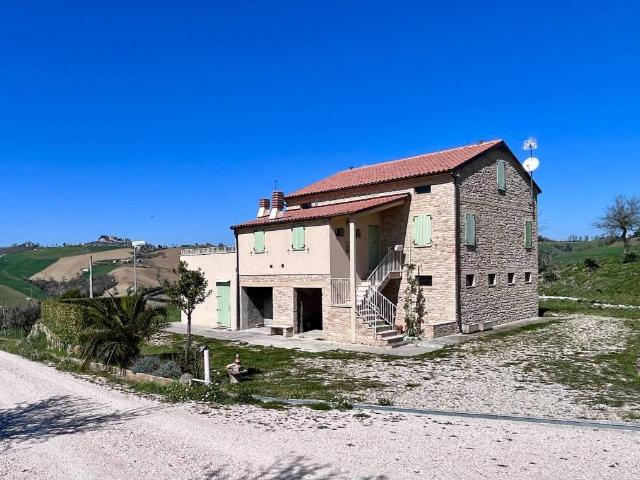 Rustico in vendita a Sala, Marche