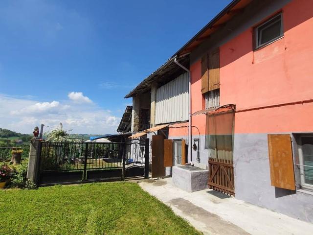 Rustico in vendita a Montemagno Monferrato, Asti