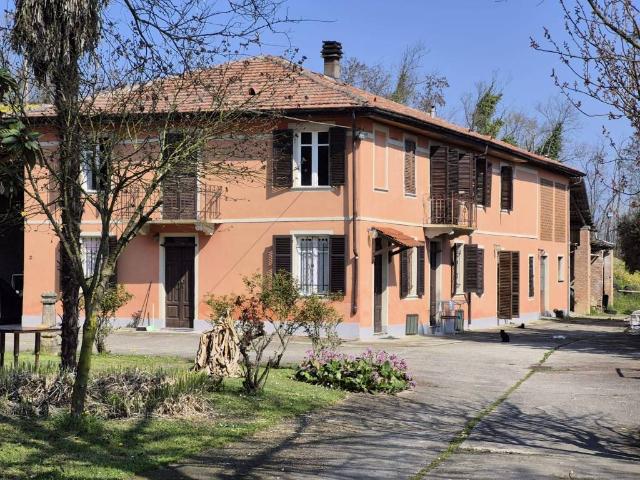 Rustico in vendita a Piemonte, Asti