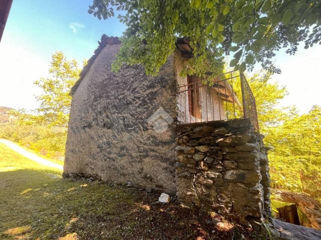 Rustico in vendita a Montemezzo, Lombardia