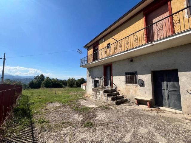 Rustico in vendita a Montaperto, Prata Principato Ultra