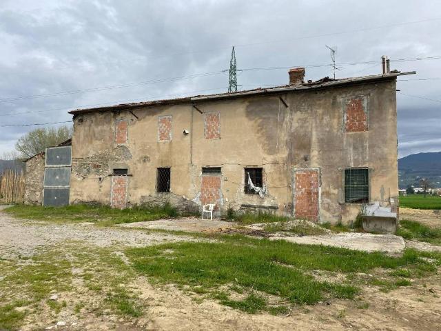 Rustico in vendita a Montemurlo, Toscana