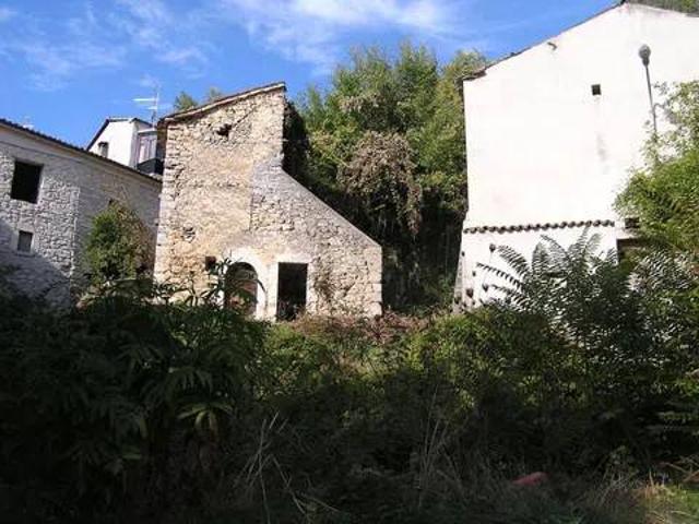 Rustico in vendita a Montenero Val Cocchiara, Molise