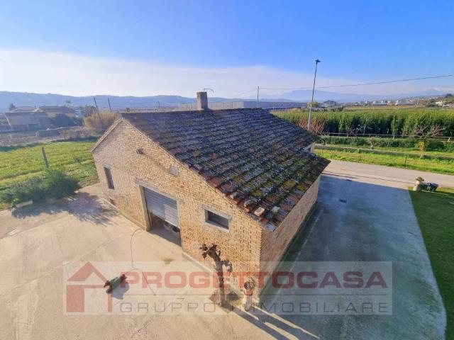 Rustico in vendita a Sant'Anna, Marche