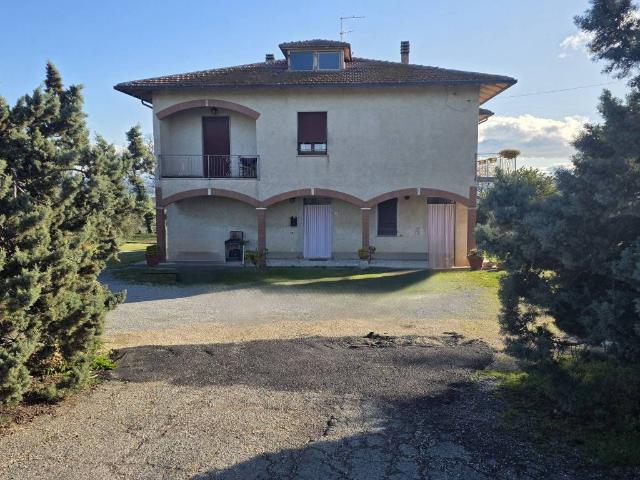 Rustico in vendita a Abbadia Di Montepulciano, Toscana