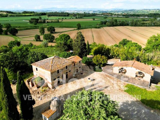 Rustico in vendita a Abbadia Di Montepulciano, Toscana