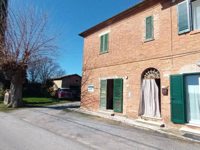 Rustico in vendita a Acquaviva, Abbadia Di Montepulciano