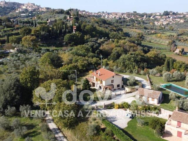 Rustico in vendita a Abbadia Di Montepulciano, Toscana