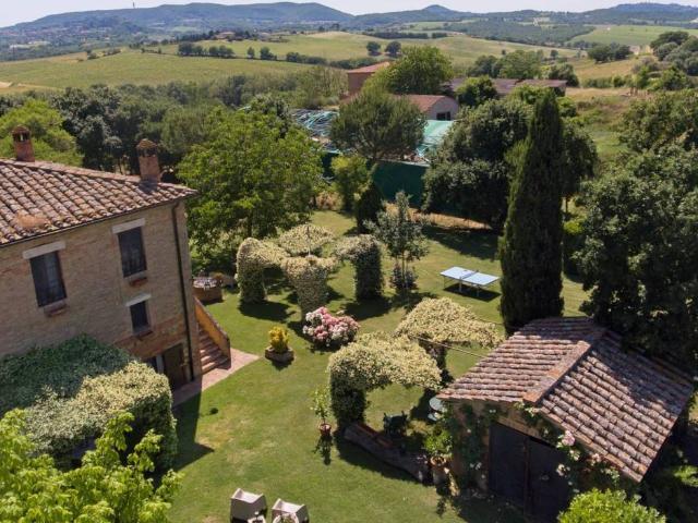 Rustico in vendita a Abbadia Di Montepulciano, Toscana