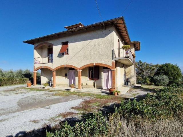 Rustico in vendita a Abbadia Di Montepulciano, Toscana