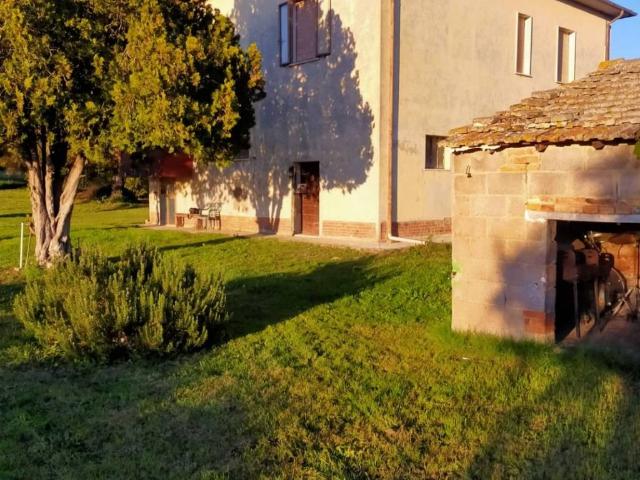 Rustico in vendita a Abbadia Di Montepulciano, Toscana