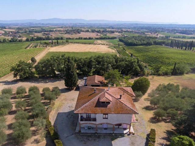 Rustico in vendita a Abbadia Di Montepulciano, Toscana