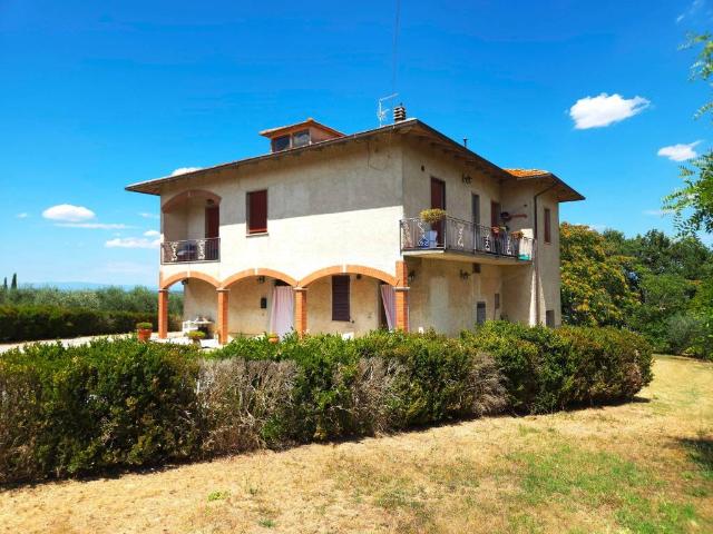 Rustico in vendita a Abbadia Di Montepulciano, Toscana