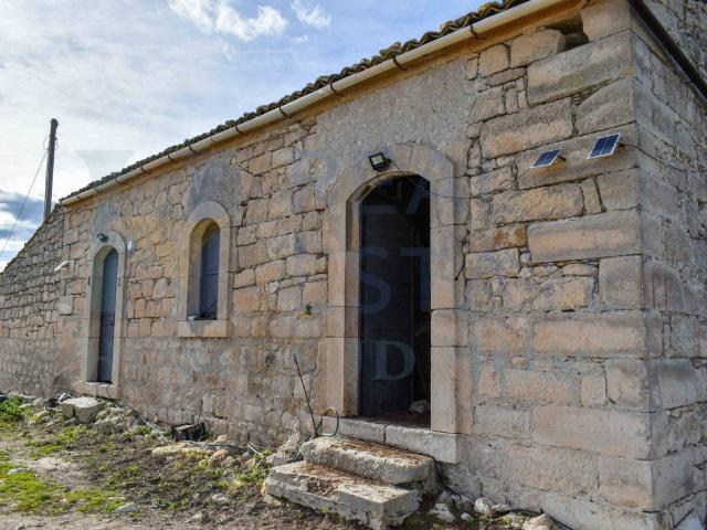 Rustico in vendita a Monterosso Almo, Sicilia