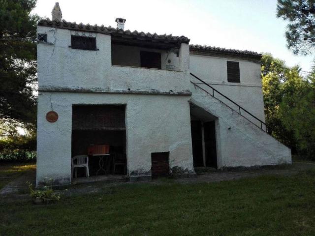 Rustico in vendita a Santa Maria Soccorso-Lago, Monterubbiano