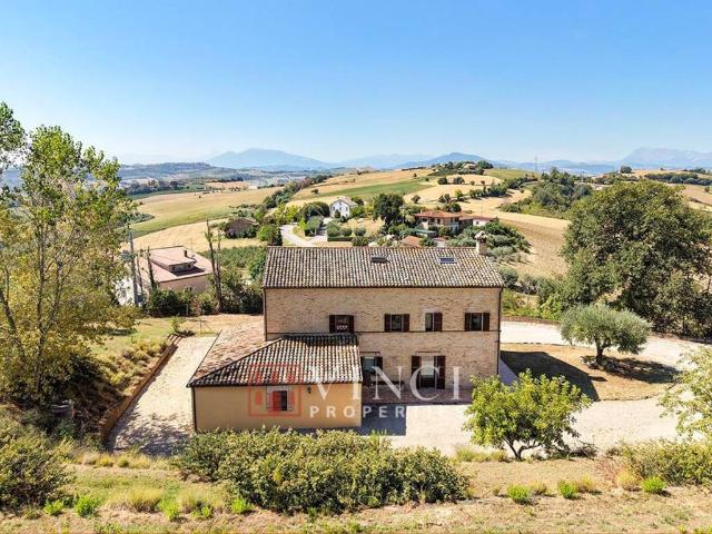 Rustico in vendita a Rubbianello, Monterubbiano