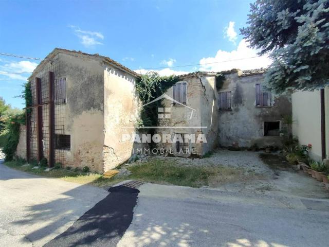Rustico in vendita a Montescudo-Monte Colombo, Trarivi