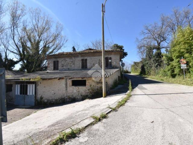 Rustico in vendita a Montescudo-Monte Colombo, Monte Colombo