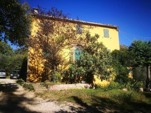 Rustico in vendita a Montescudo-Monte Colombo, Monte Colombo
