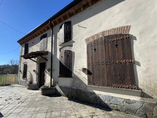 Rustico in vendita a Montesegale, Lombardia