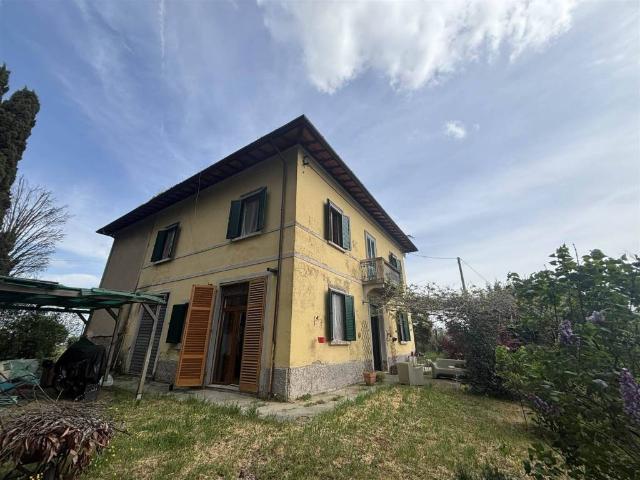 Rustico in vendita a Montevarchi, Toscana