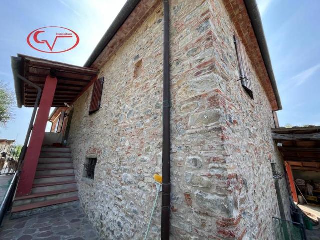 Rustico in vendita a Montevarchi, Toscana