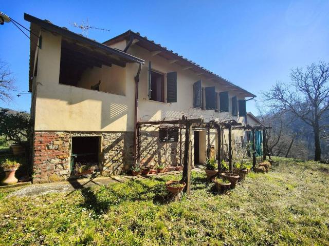 Rustico in vendita a Case Sabina, Montevarchi