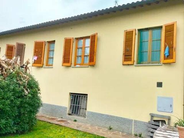 Rustico in vendita a Noferi-Lavatoio, Montevarchi