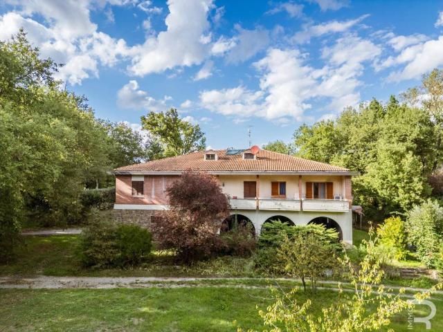 Rustico in vendita a Montevarchi, Toscana