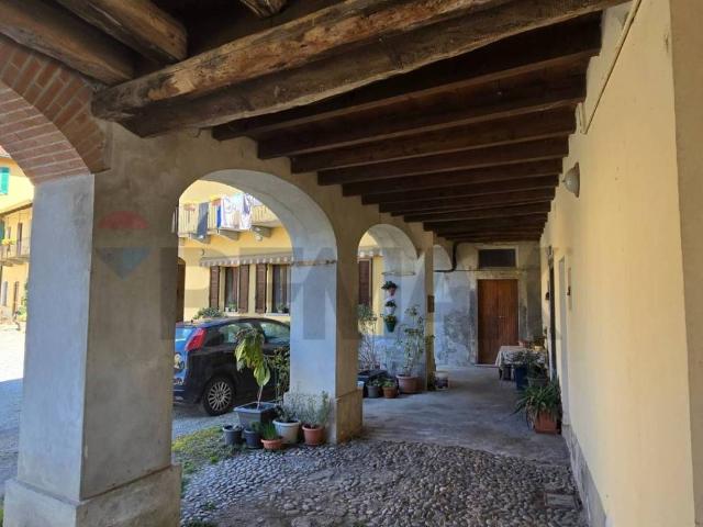 Rustico in vendita a Quattro Strade, Montevecchia