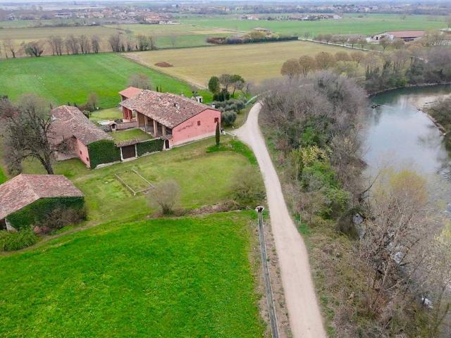 Rustico in vendita a Montichiari, Lombardia