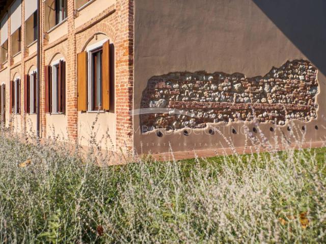 Rustico in vendita a Piemonte, Asti