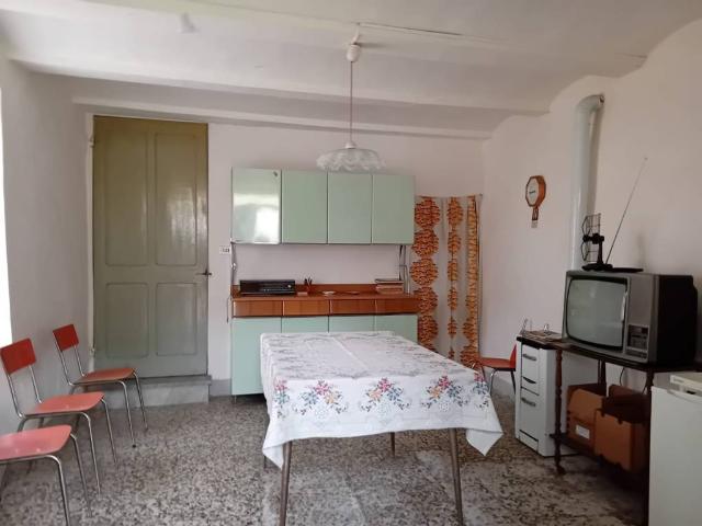 Rustico in vendita a Piemonte, Asti