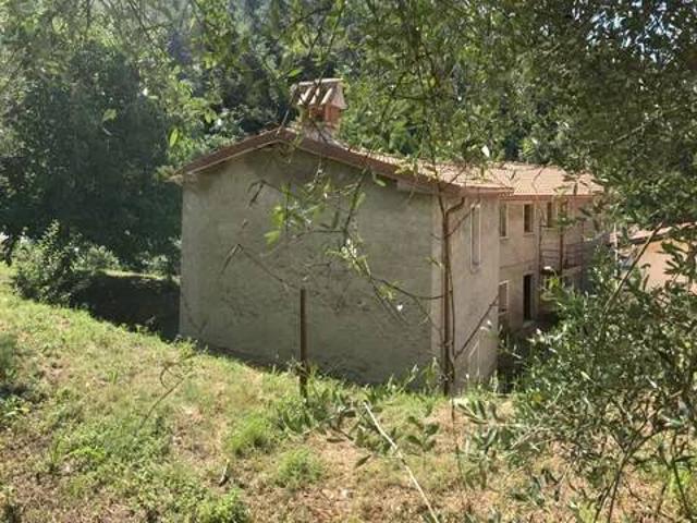 Rustico in vendita a Prato, Montignoso