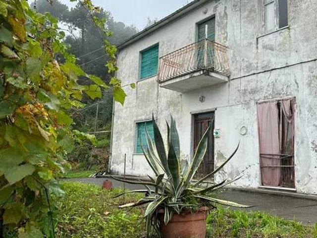 Rustico in vendita a Prato, Montignoso