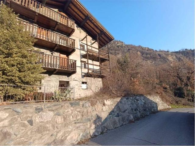 Rustico in vendita a Montjovet, Aosta