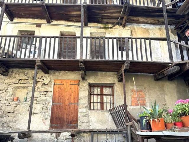 Rustico in vendita a Montjovet, Aosta