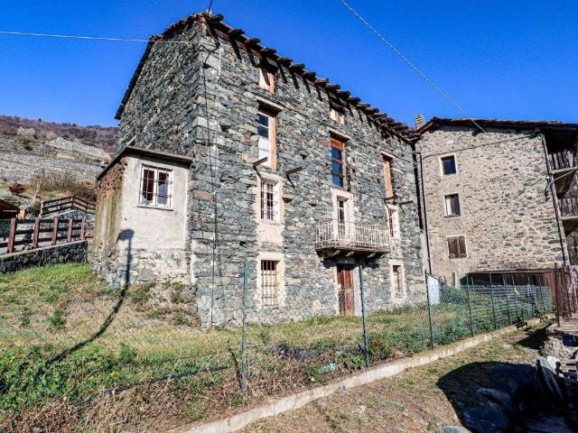 Rustico in vendita a Montjovet, Aosta