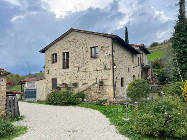 Rustico in vendita a Montone, Umbria