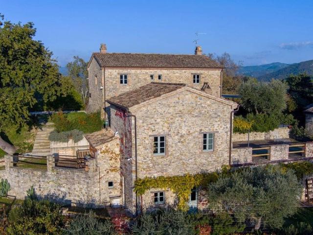Rustico in vendita a Montone, Umbria
