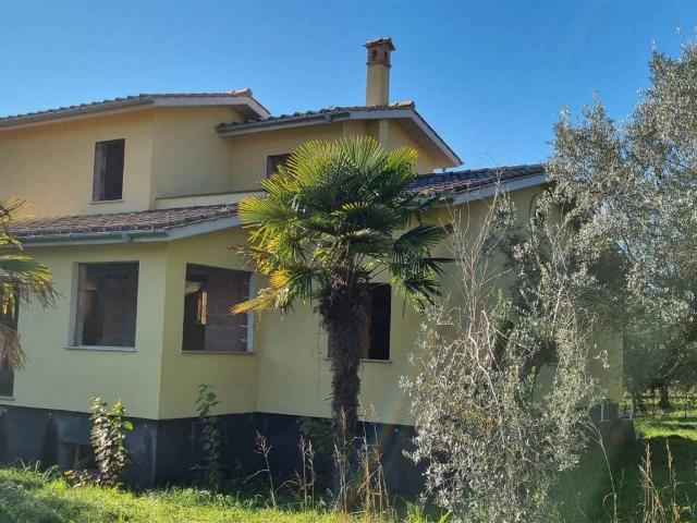 Rustico in vendita a Montopoli Di Sabina, Lazio