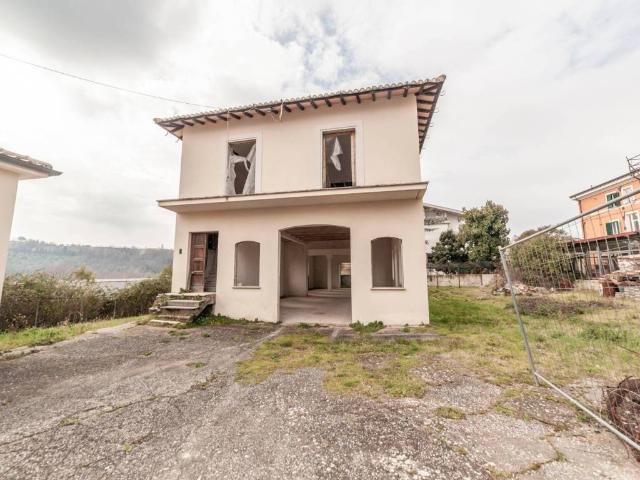 Rustico in vendita a Montopoli Di Sabina, Lazio